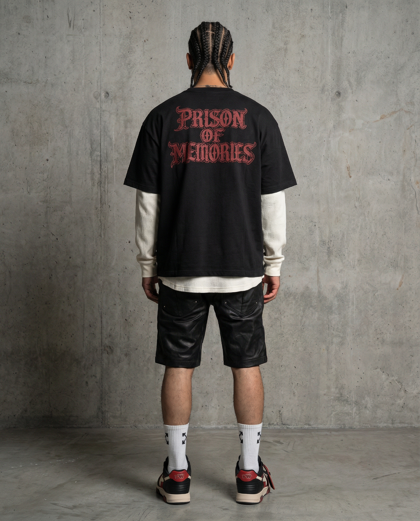BLACK SCRIPT TEE
