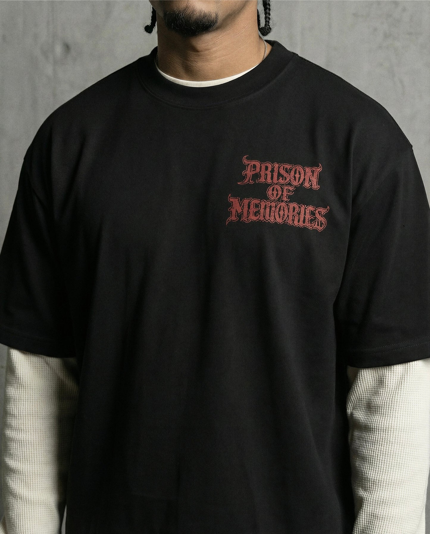 BLACK SCRIPT TEE